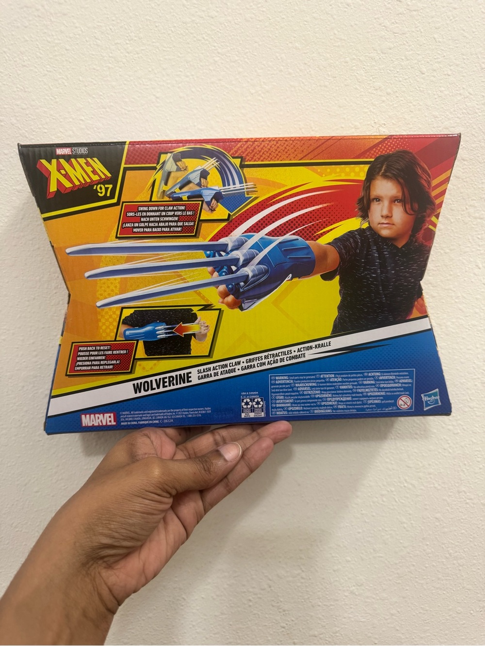 Marvel Wolverine '97 Blue Retractable Claw Play Claw - Picture 2 of 2